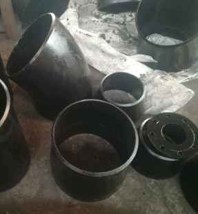 90 OEM 16,9 de la norme ANSI B Sch 40 d'Astm A234 de coude de degré en stock